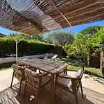 Bastidon Paisible Dans Avec Piscine Fréjus
