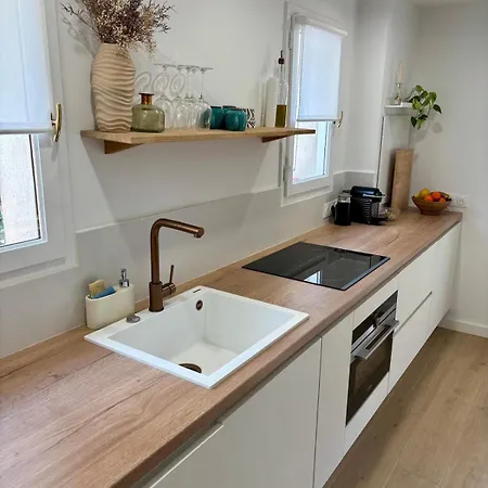 Bastidon Paisible Dans Avec Piscine *