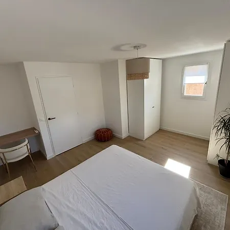 Bastidon Paisible Dans Avec Piscine *