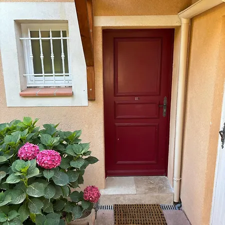 度假居 Bastidon Paisible Dans Avec Piscine