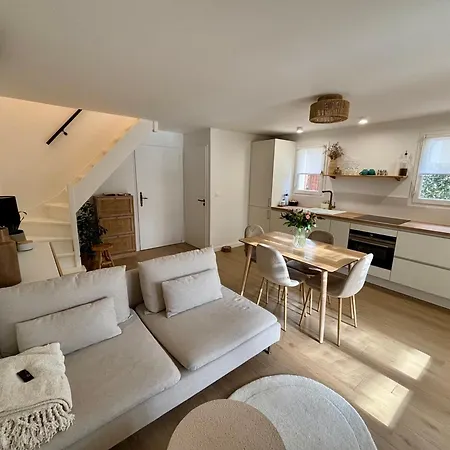 Holiday home Bastidon Paisible Dans Avec Piscine Frejus