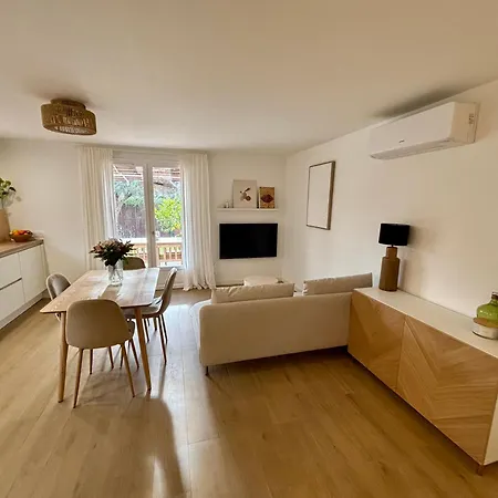 Bastidon Paisible Dans Avec Piscine