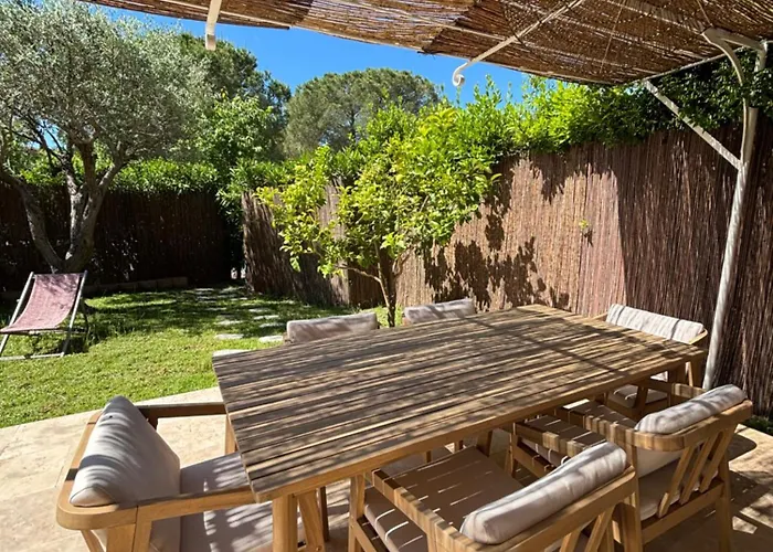 Bastidon Paisible Dans Avec Piscine * Fréjus